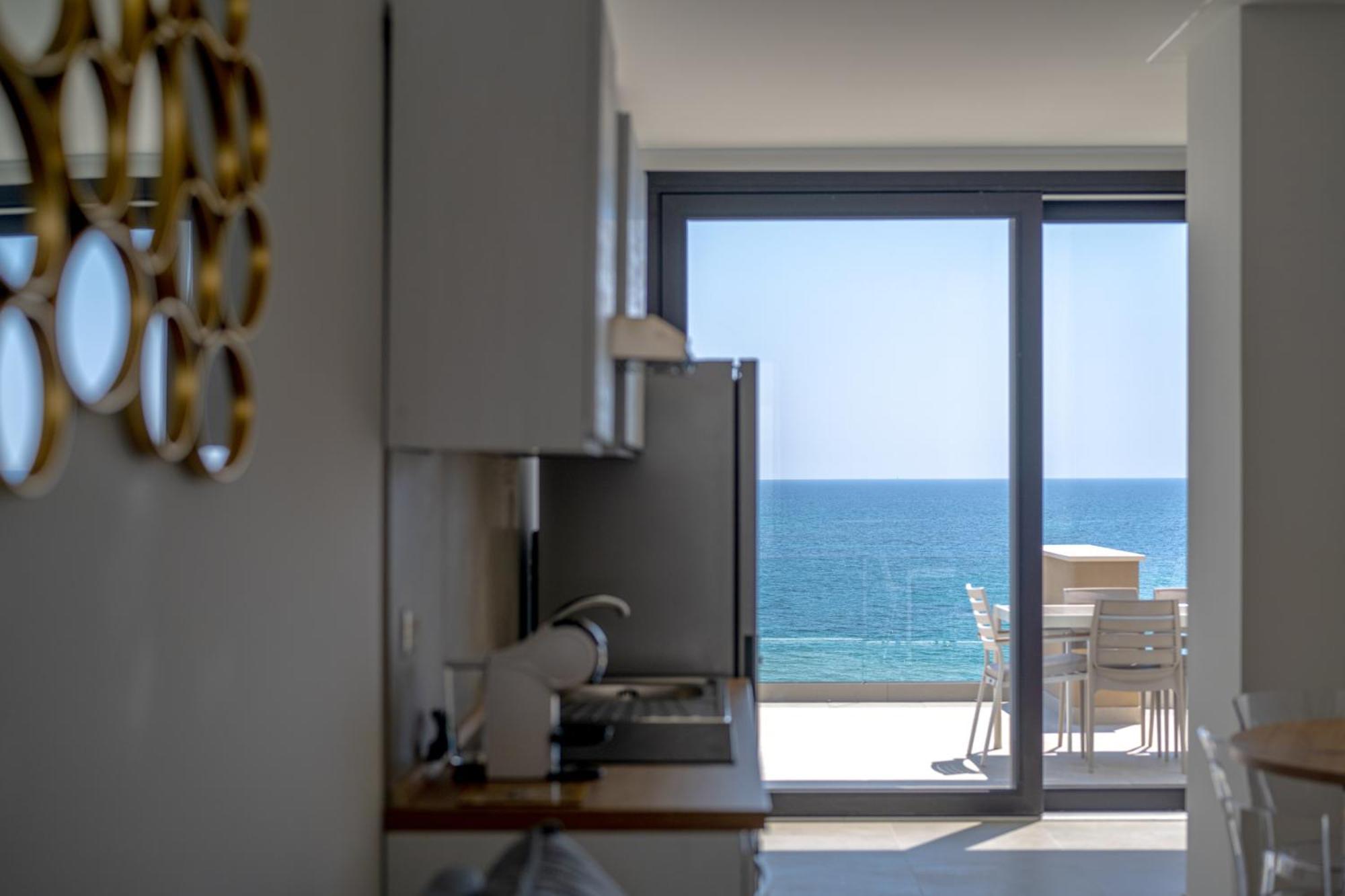 Luxury Appartments In The Sun Located In On Front Of The Sea At 200 Meters About From The With Terrace Of 35 Square Meters With Wonderful Seaview Avola
